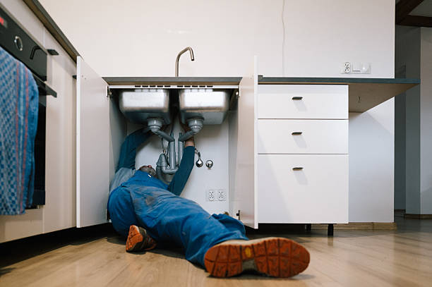 Professional Drain Cleaning technician working in Londonderry, OH